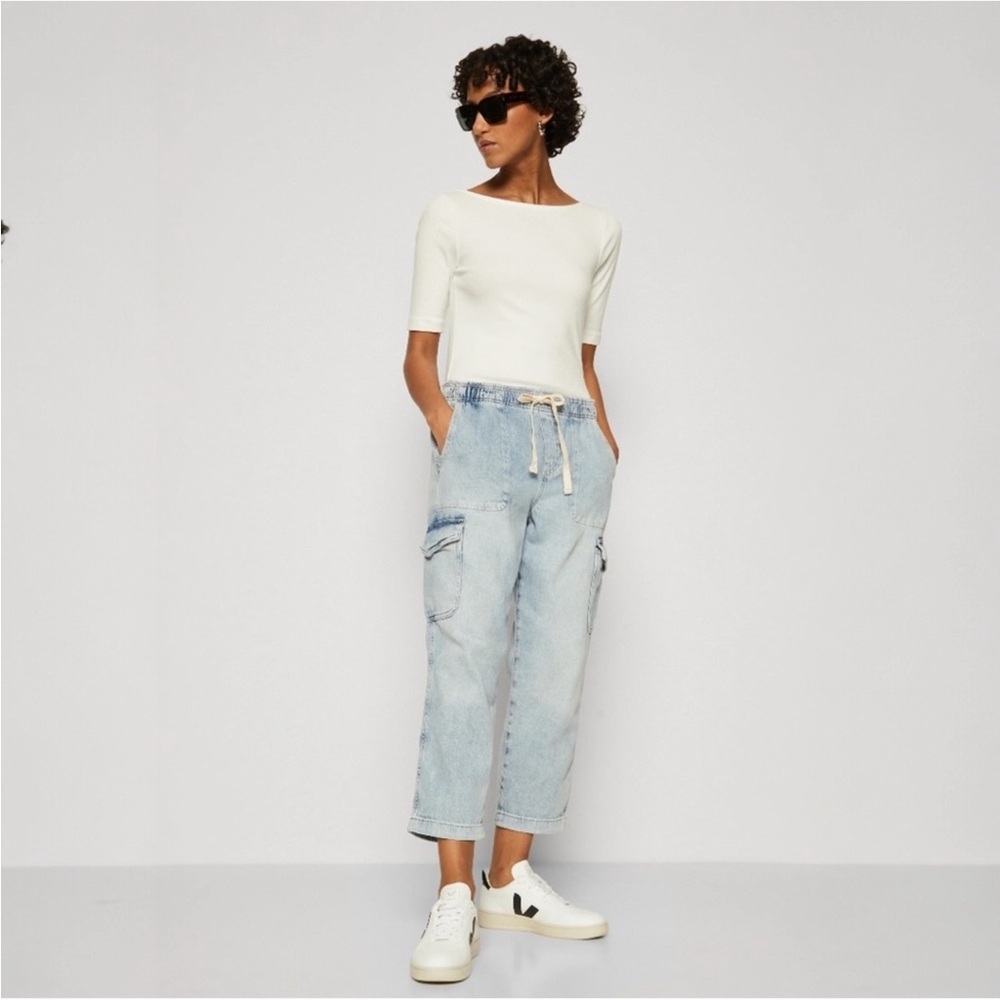 GAP New Ease Cargo Straight Leg Jeans NWT LARGE